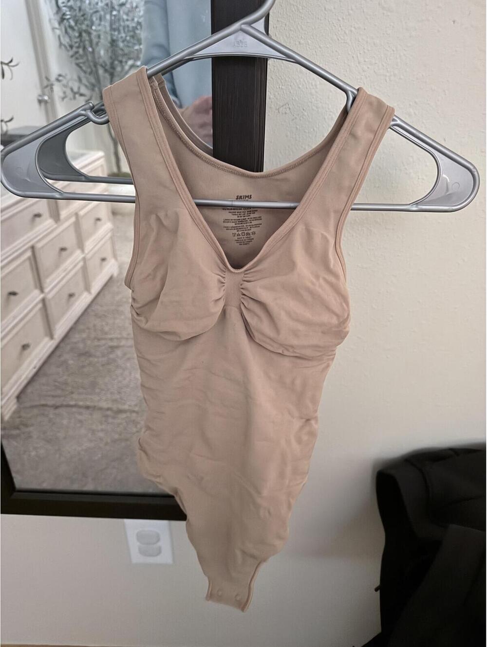 SKIMS Seamless Sculpt Shapewear Thong Bodysuit Color Clay Size L